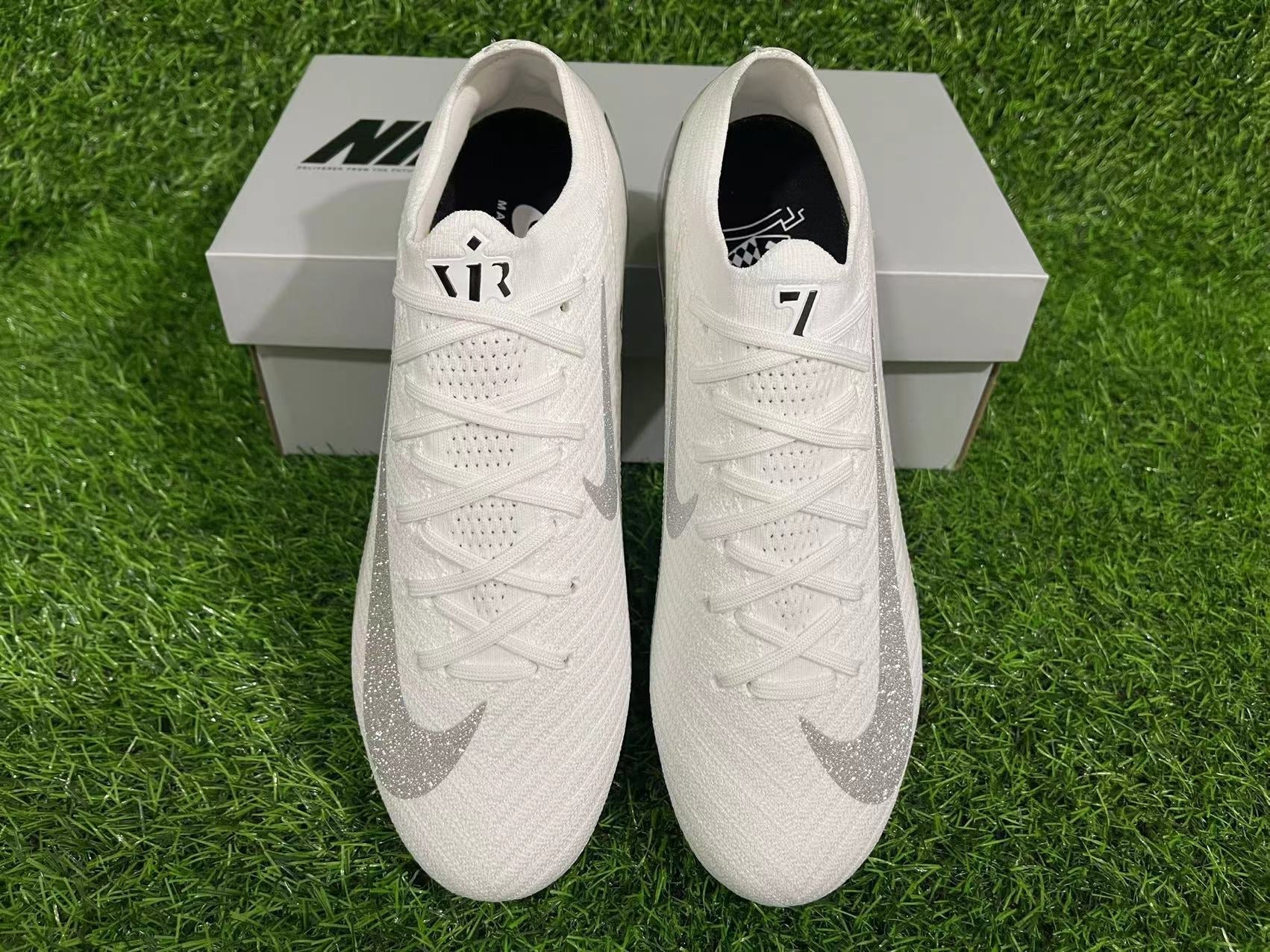 Crampons  Mercurial Vapor XV Elite